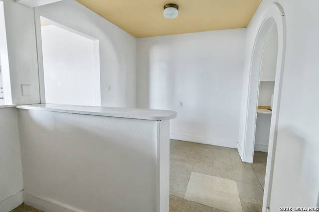 Image 5 of 13 For 704 Washington St N