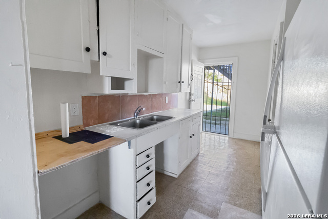 Image 7 of 13 For 704 Washington St N