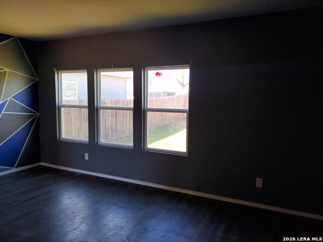 Image 9 of 14 For 531 Pleasanton Spring