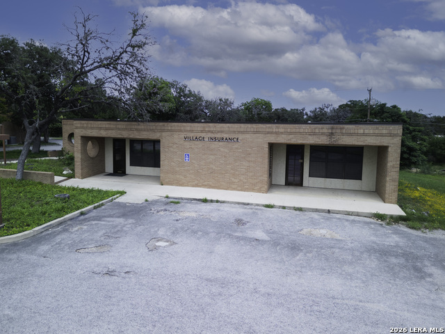 Listing photo id 12 for 13438 Bandera