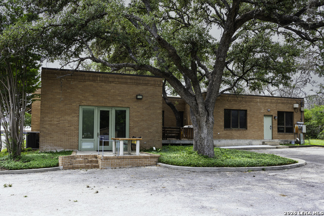 Listing photo id 13 for 13438 Bandera