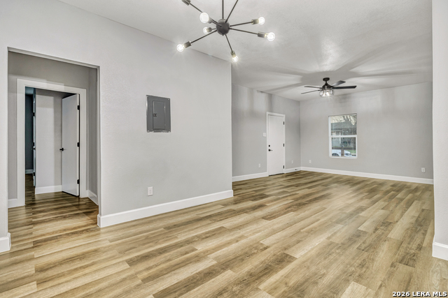 Image 19 of 21 For 1805 Texas  