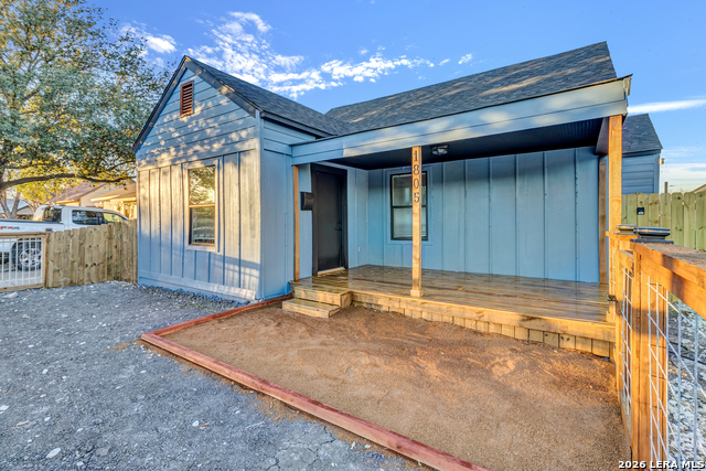 Image 3 of 21 For 1805 Texas  