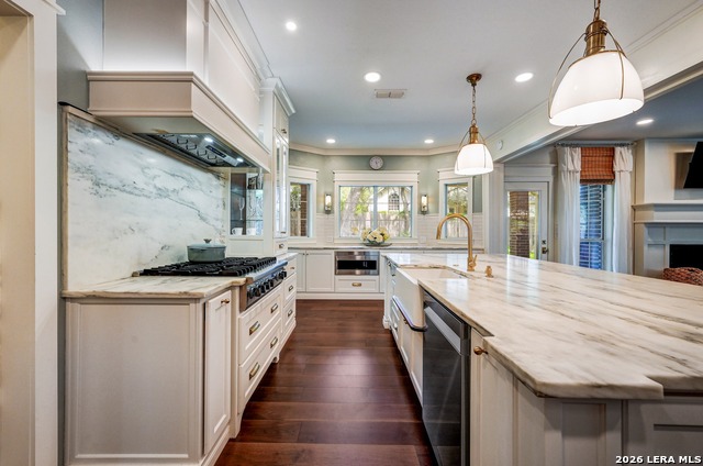 Image 17 of 50 For 15722 Dawn Crest