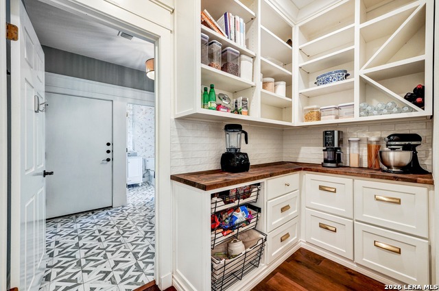 Image 24 of 50 For 15722 Dawn Crest