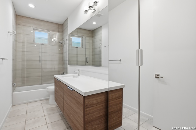 Image 16 of 30 For 402 Everest  