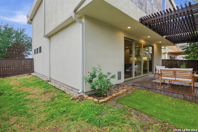 Image 19 of 30 For 402 Everest  