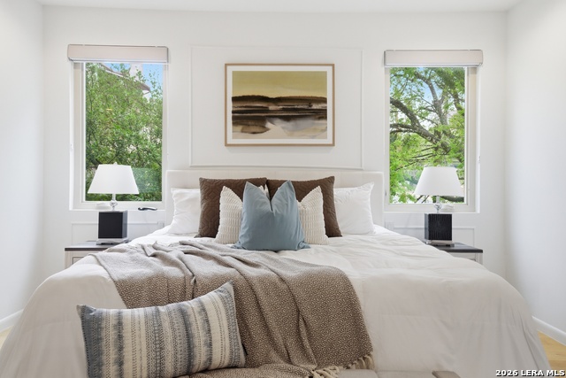 Image 27 of 30 For 402 Everest  