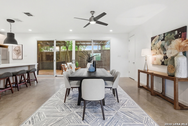 Image 3 of 30 For 402 Everest  