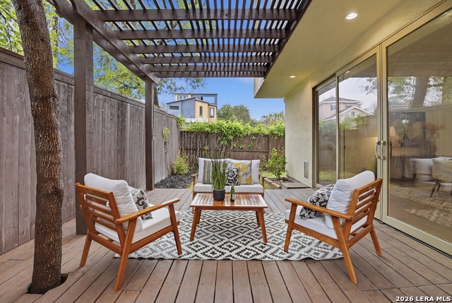 Image 8 of 30 For 402 Everest  