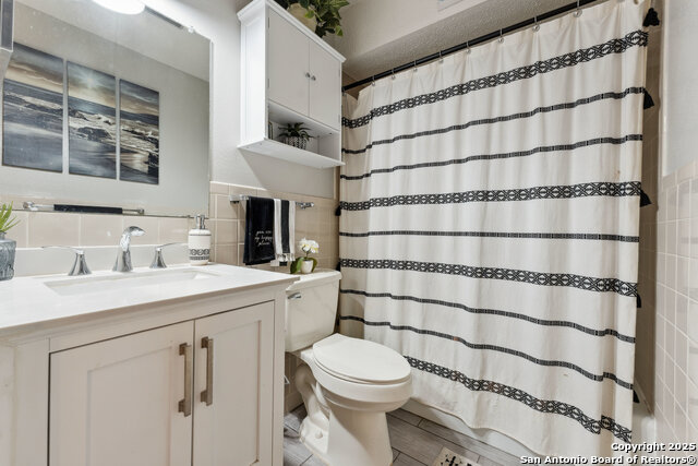 Image 14 of 18 For 923 Vance Jackson  1104