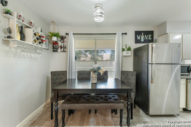 Image 7 of 18 For 923 Vance Jackson  1104