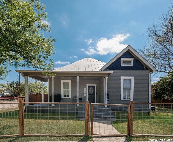 Image 2 of 24 For 930 Hays  