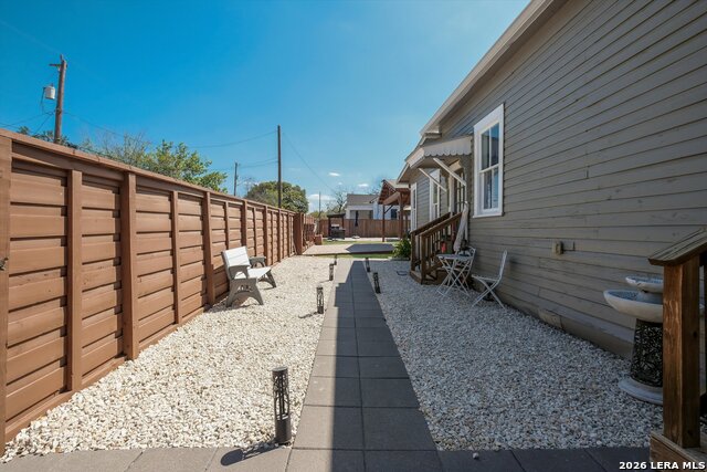 Image 22 of 24 For 930 Hays  