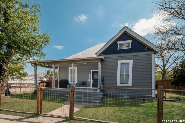 Image 3 of 24 For 930 Hays  