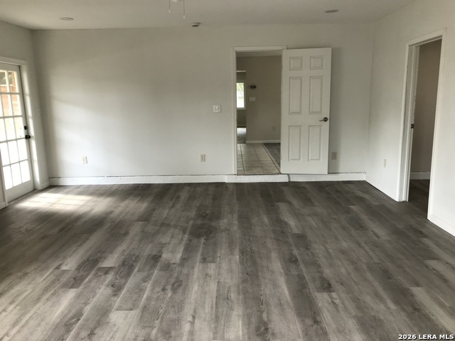 Image 12 of 29 For 4626 Duquesne Dr