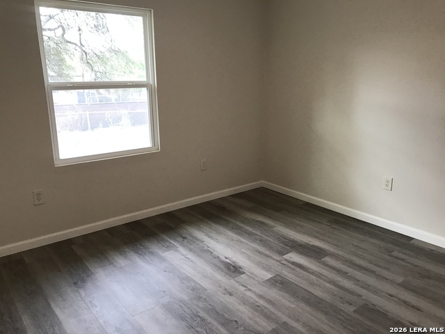 Image 15 of 29 For 4626 Duquesne Dr