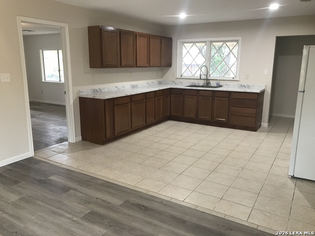 Image 25 of 29 For 4626 Duquesne Dr