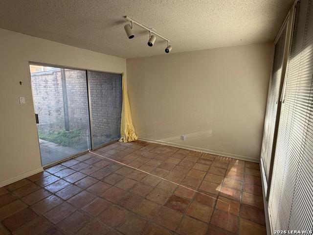 Image 4 of 12 For 8929 Willmon