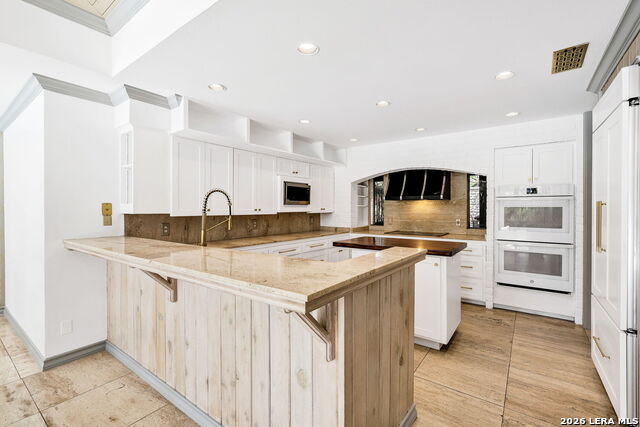 Image 21 of 47 For 13010 George