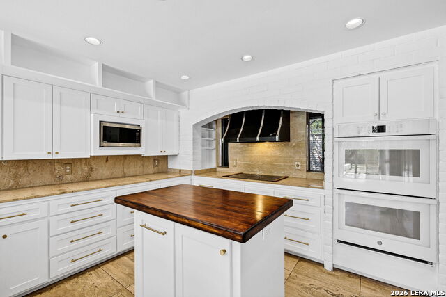 Image 22 of 47 For 13010 George