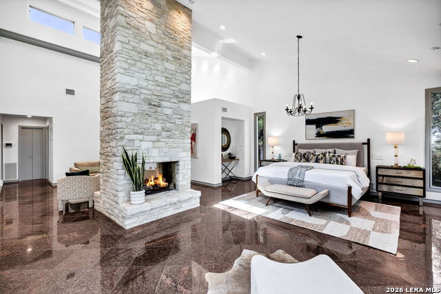 Image 28 of 47 For 13010 George