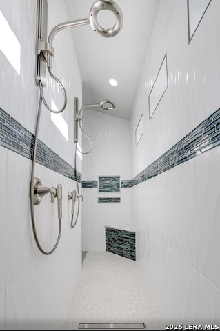 Image 12 of 18 For 7809 Ventura