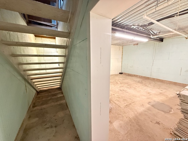 Image 50 of 98 For 385 Silver Wings