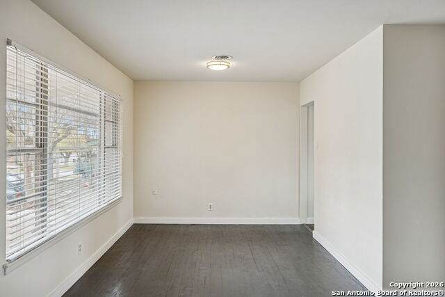 Listing photo id 11 for 4627 Allegheny Dr