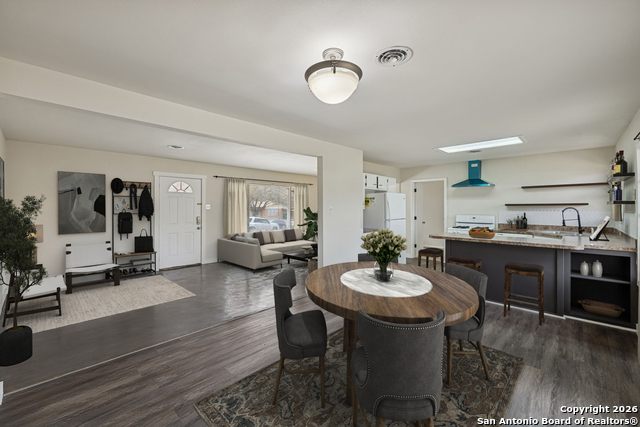 Listing photo id 15 for 4627 Allegheny Dr