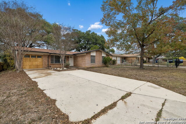 Listing photo id 3 for 4627 Allegheny Dr