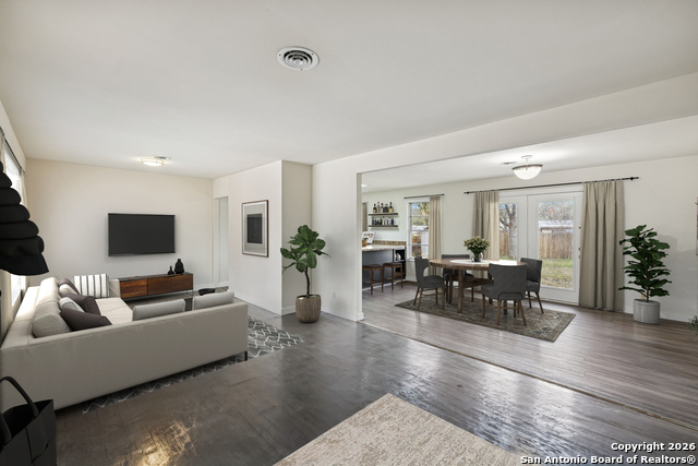 Listing photo id 7 for 4627 Allegheny Dr