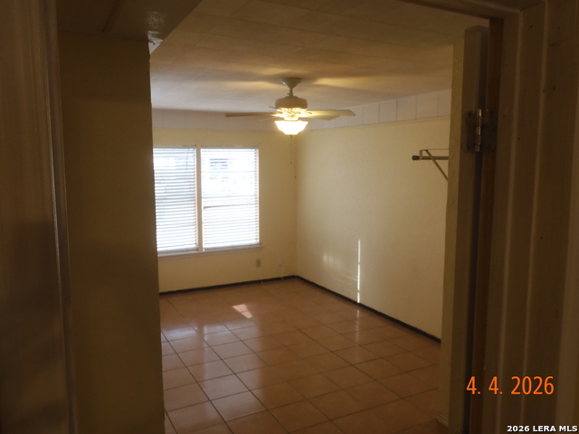 Image 4 of 10 For 3415 Twining