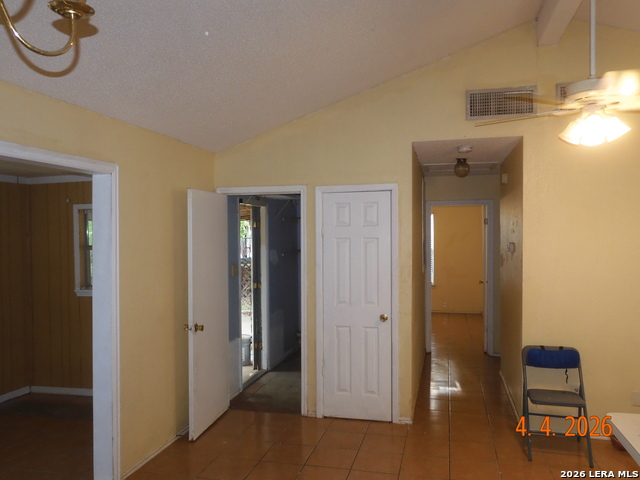 Image 8 of 10 For 3415 Twining