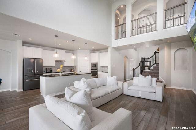 Image 5 of 41 For 15214 Comanche Wolf