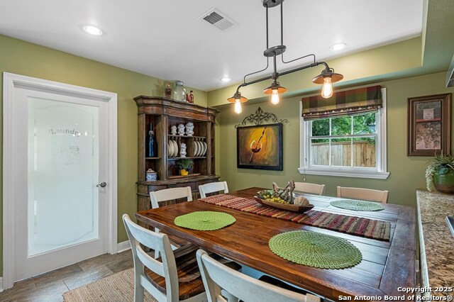 Image 17 of 75 For 1001 Adams St. N