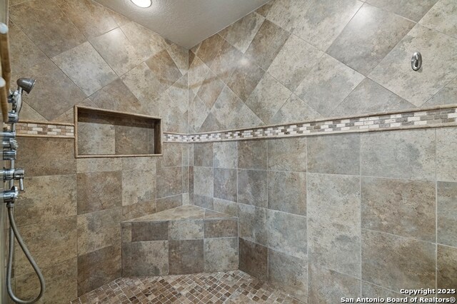 Image 37 of 75 For 1001 Adams St. N