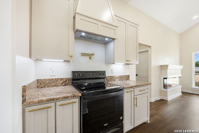 Image 11 of 20 For 7319 Tiff Nicole Ln