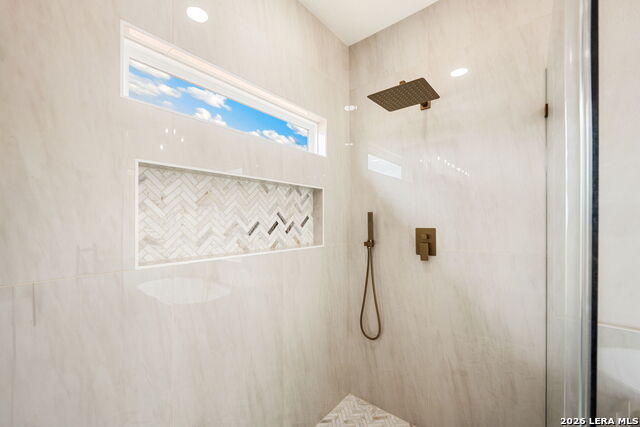 Image 14 of 20 For 7319 Tiff Nicole Ln