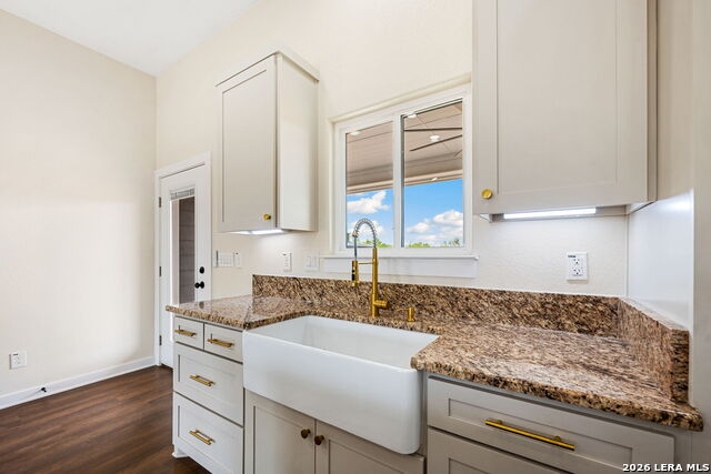 Image 9 of 20 For 7319 Tiff Nicole Ln