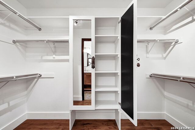 Image 19 of 37 For 3914 Creek Rock