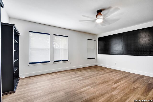 Image 26 of 37 For 3914 Creek Rock