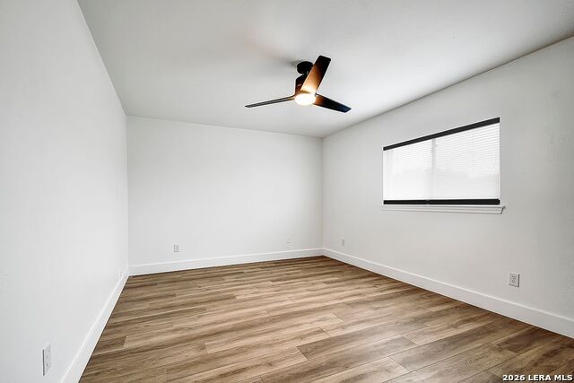 Image 28 of 37 For 3914 Creek Rock