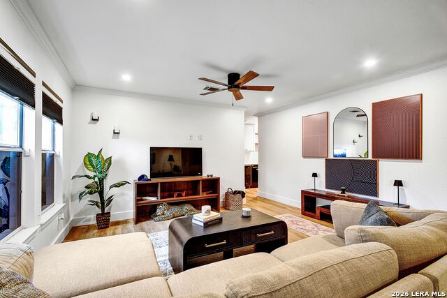 Image 4 of 37 For 3914 Creek Rock