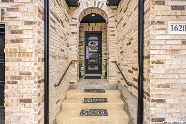 Image 5 of 43 For 1620 Buckner