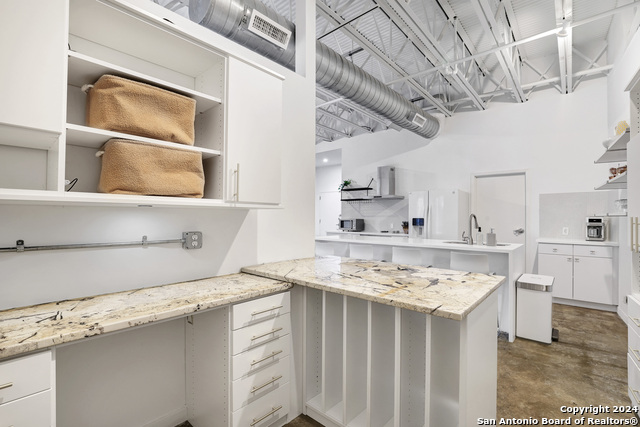 Image 19 of 23 For 1115 S. Alamo  3103