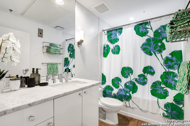 Image 21 of 23 For 1115 S. Alamo  3103