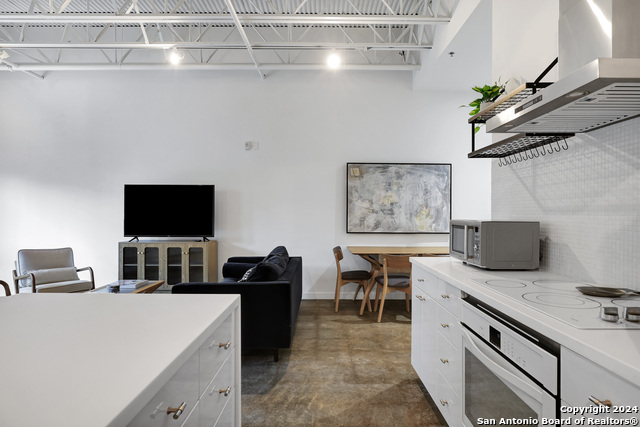 Image 3 of 23 For 1115 S. Alamo  3103