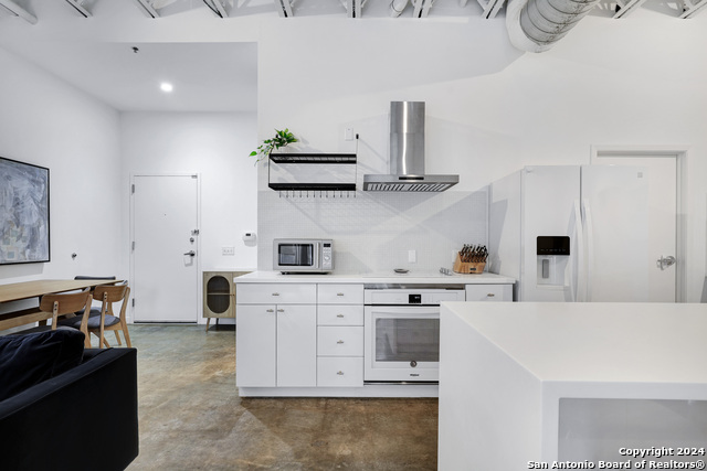 Image 4 of 23 For 1115 S. Alamo  3103