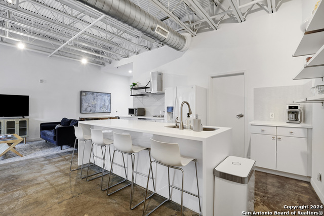 Image 5 of 23 For 1115 S. Alamo  3103